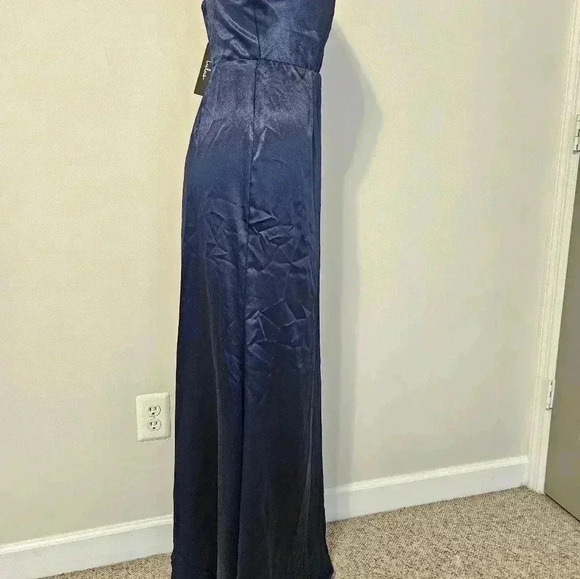 Lulu's On The Guest List One Shoulder Satin Maxi Dress NWT Size Medium - Picture 13 of 16